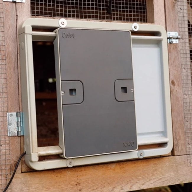 Omlet Smart Automatic Chicken Coop Door with Wi-Fi - Green image number null