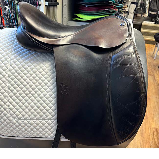 Used Balance International Dressage Saddle - 17.5" image number null