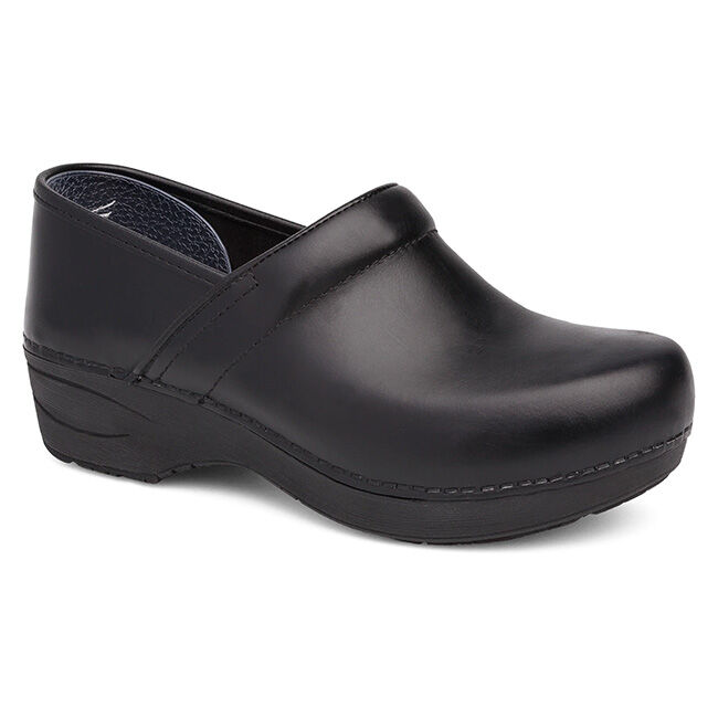 Dansko XP 2.0 Black Pull Up Clog  image number null