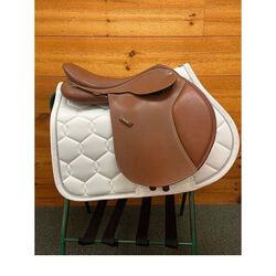 Used Wintec 500 Close Contact Saddle with CAIR