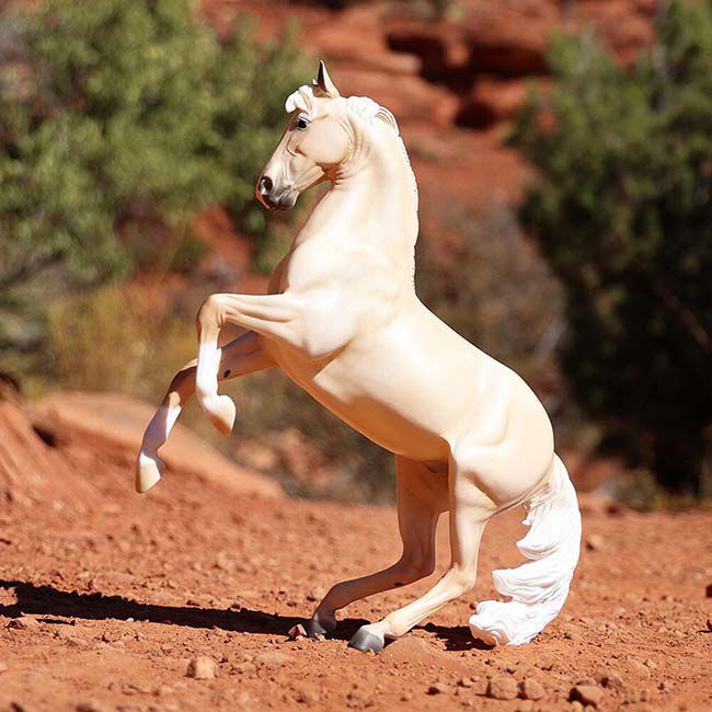 Breyer Cloud - 30th Anniversary Edition image number null