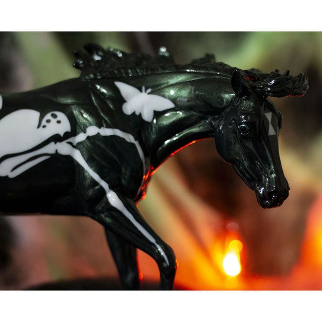 Breyer 2025 Halloween Horse - Arachne image number null