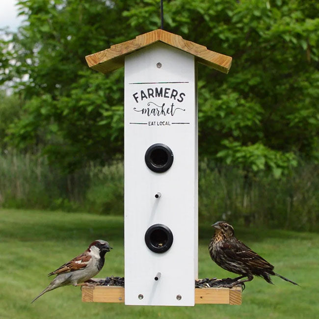 Nature's Way Farmhouse Vertical Feeder image number null