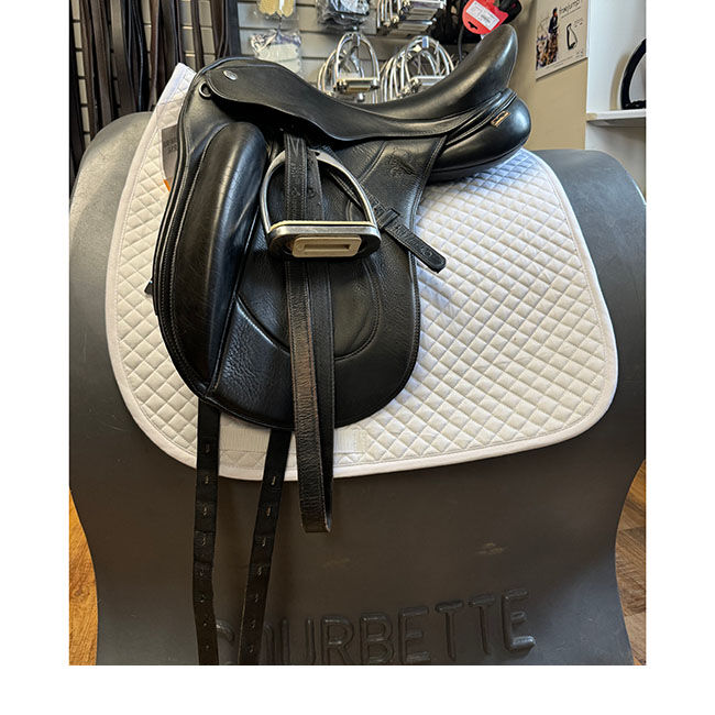 Used MacRider Arlando Dressage Saddle - 17.5" image number null