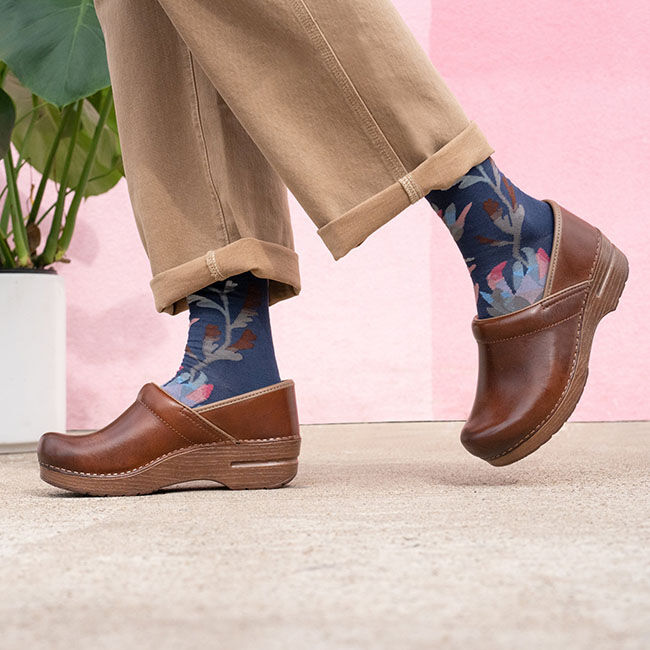 Dansko Women's Professional Clog - Saddle Full Grain image number null