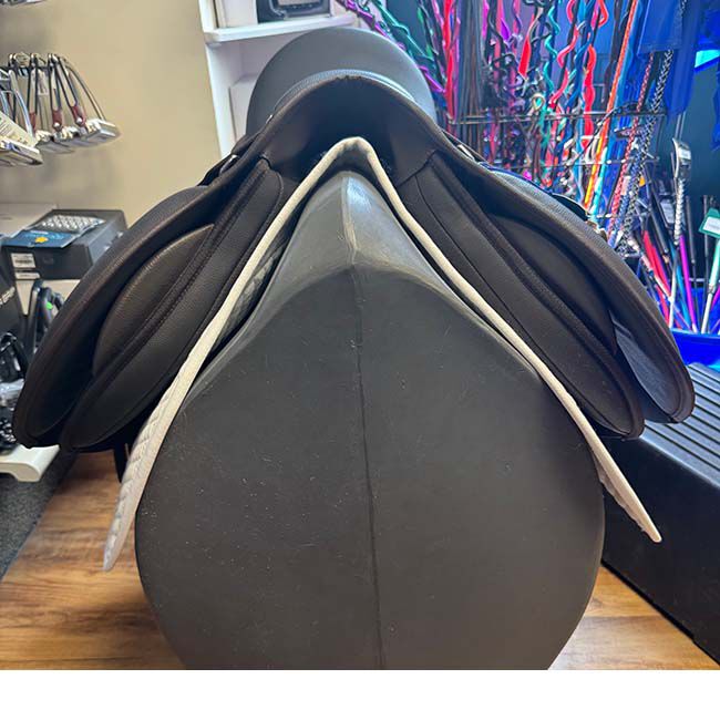 Used Wintec 500 All Purpose Saddle - 16.5" image number null