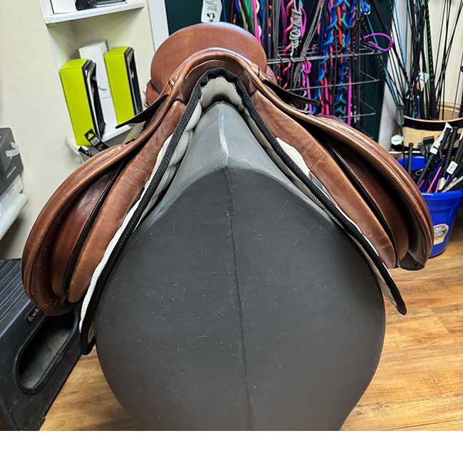 Used Crosby XL Saddle - 17.5" image number null
