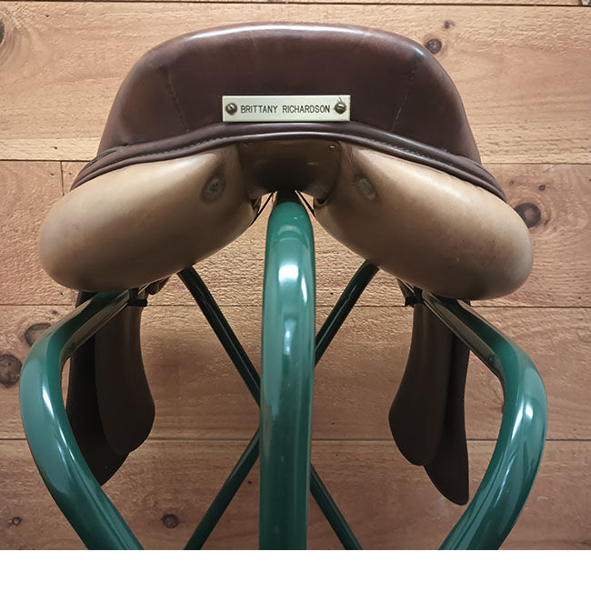 Used Pessoa GenX Close Contact Saddle - Oakbark - 17" image number null