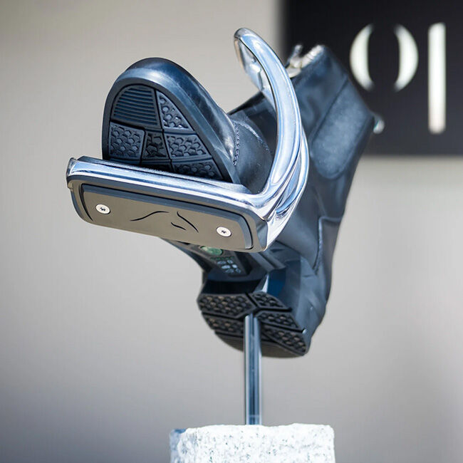 Ophena S Magnetic Safety Stirrups - Silver image number null