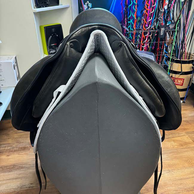 Used MacRider Arlando Dressage Saddle - 17.5" image number null