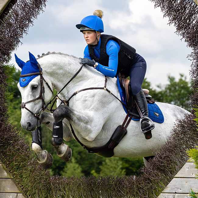 LeMieux Loire Classic Close Contact Pad - Benetton Blue image number null