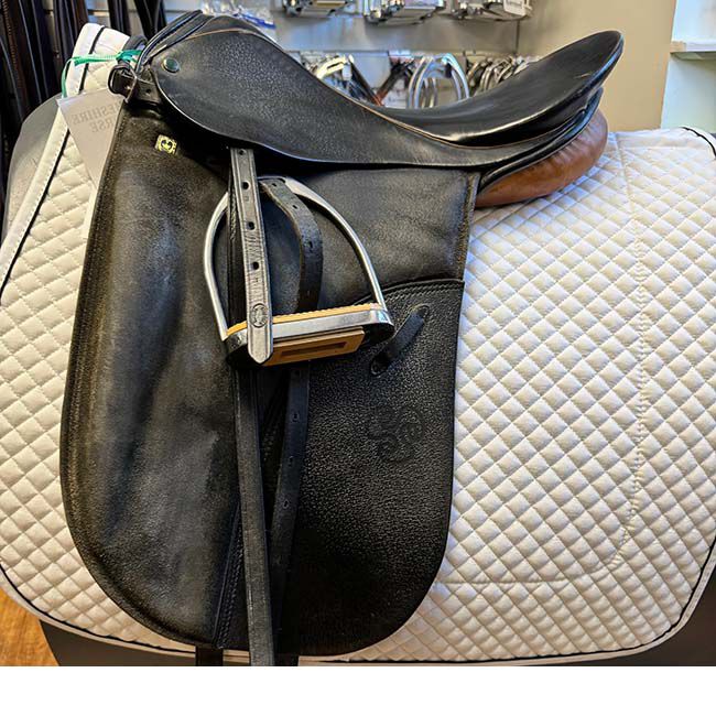 Used Stubben Tristan Dressage Saddle - 17" image number null