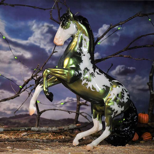 Breyer 2022 Halloween Horse Maelstrom The Cheshire Horse