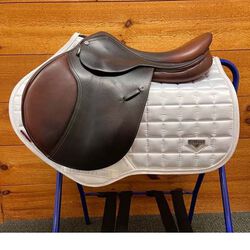 Used Ovation Close Contact Jump Saddle - Brown - 16.5"