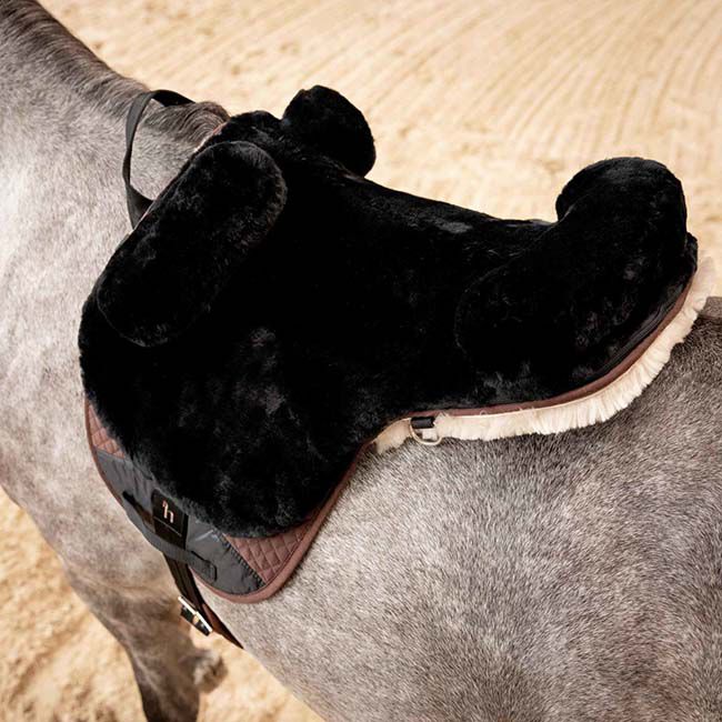 Horze Sheepskin Bareback Saddle image number null
