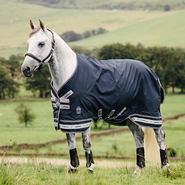 LeMieux Arika Featherweight Blanket (0g Fill) - Navy image number null
