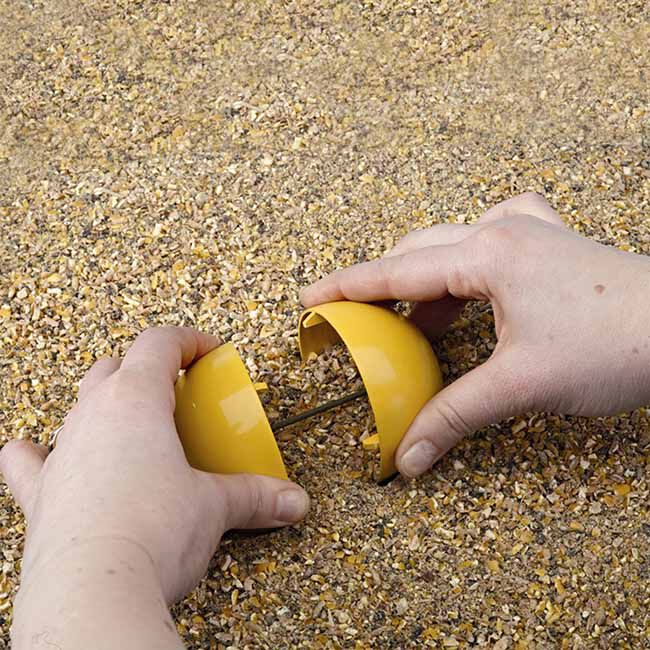 Lixit Chicken Toy image number null