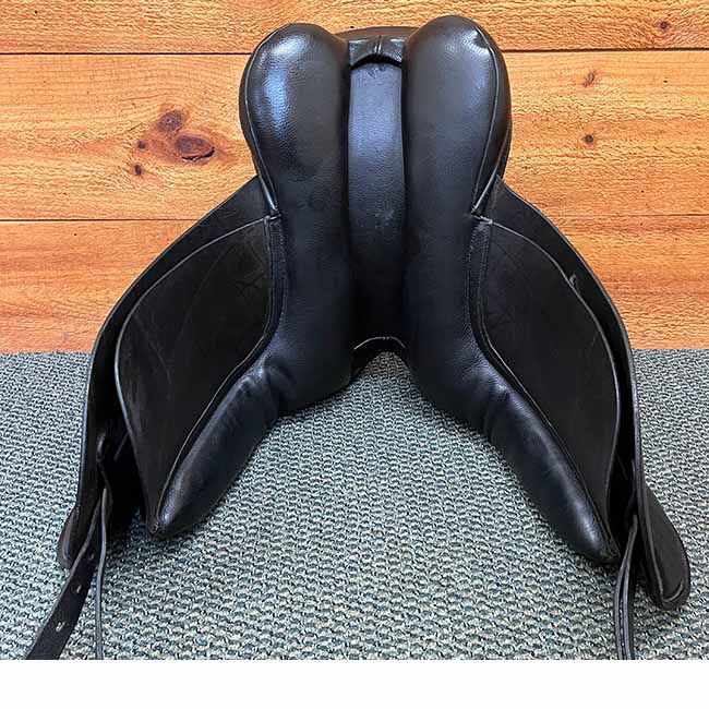 Used County Connection Dressage Saddle image number null