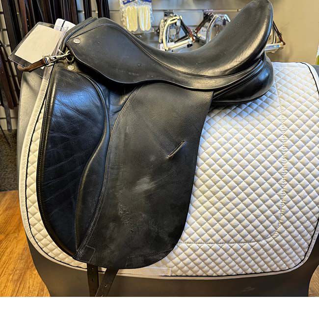 Used Masters Dressage Saddle - 17.5" image number null