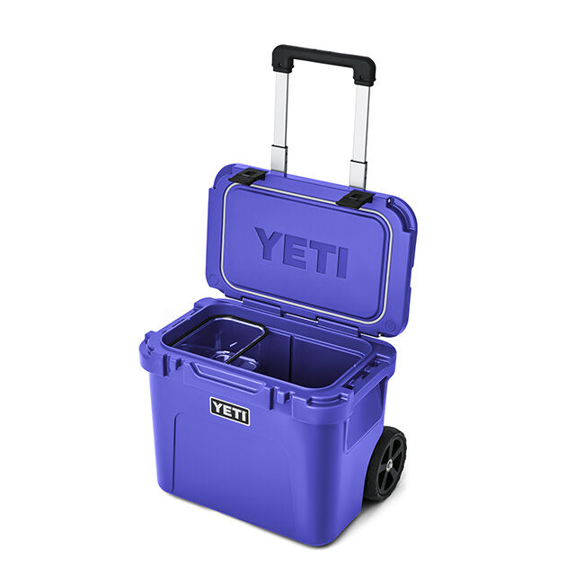 YETI Roadie 32 Wheeled Cooler - Ultramarine Violet image number null