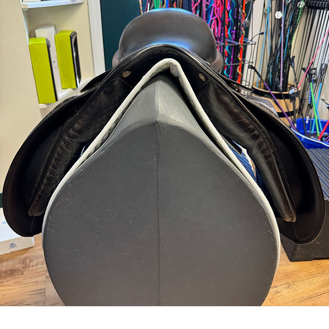 Used Balance International Dressage Saddle - 17.5" image number null