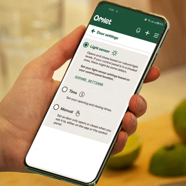 Omlet Smart Automatic Chicken Coop Door with Wi-Fi - Green image number null