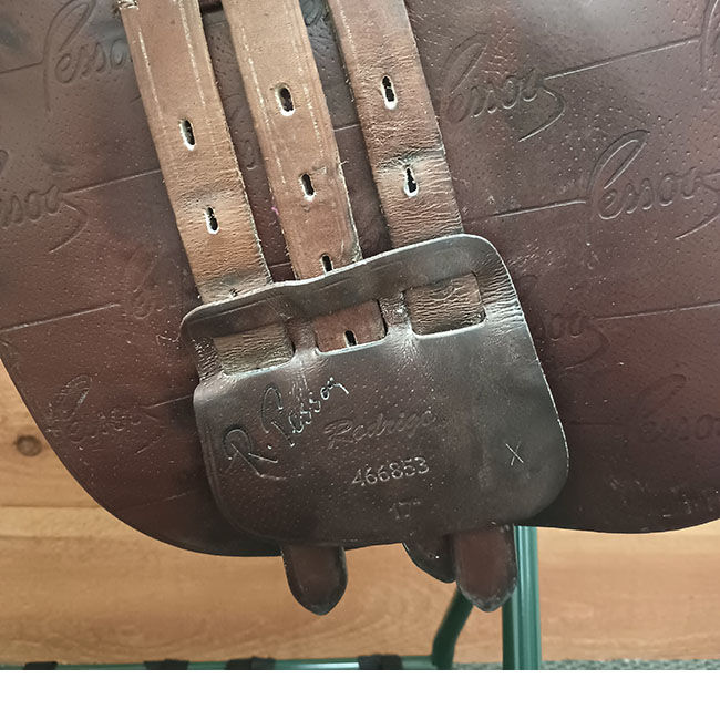 Used Pessoa GenX Close Contact Saddle - Oakbark - 17" image number null