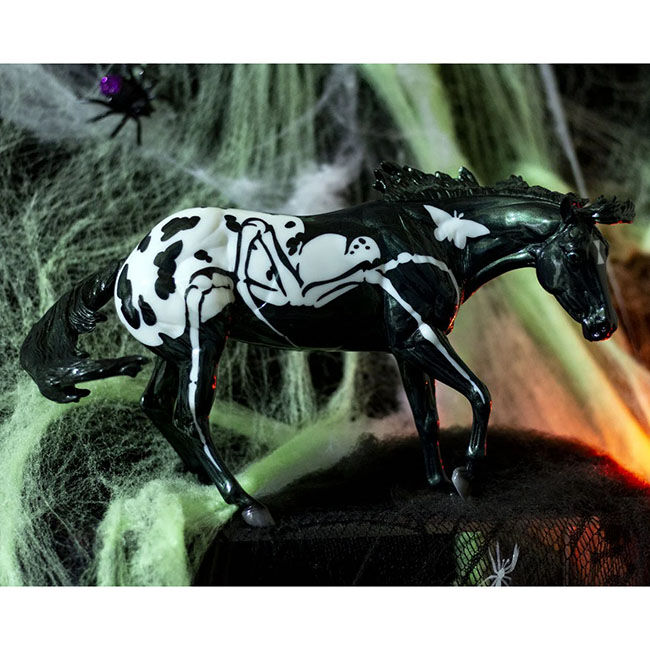 Breyer 2025 Halloween Horse - Arachne image number null