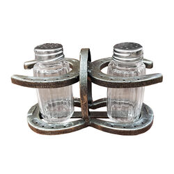 JT International Horseshoe Salt & Pepper Set