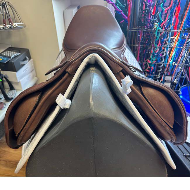 Used Collegiate Honour Saddle - 17" image number null