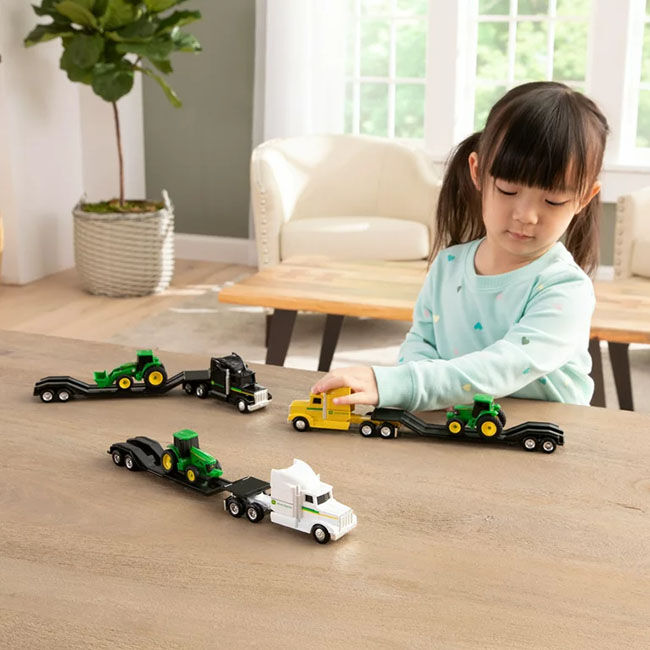 TOMY John Deere 1:64 Semi Truck with Tractor - Assorted Colors image number null