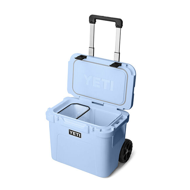 YETI Roadie 32 Wheeled Cooler - Big Sky Blue image number null