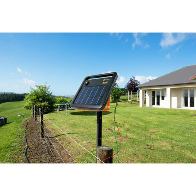 Gallagher Solar Fence Energizer S100 image number null