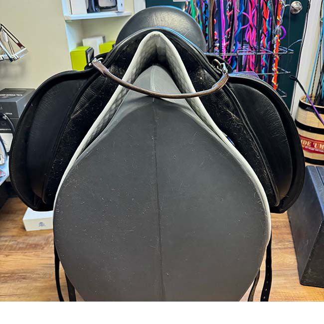 Used Masters Dressage Saddle - 17.5" image number null