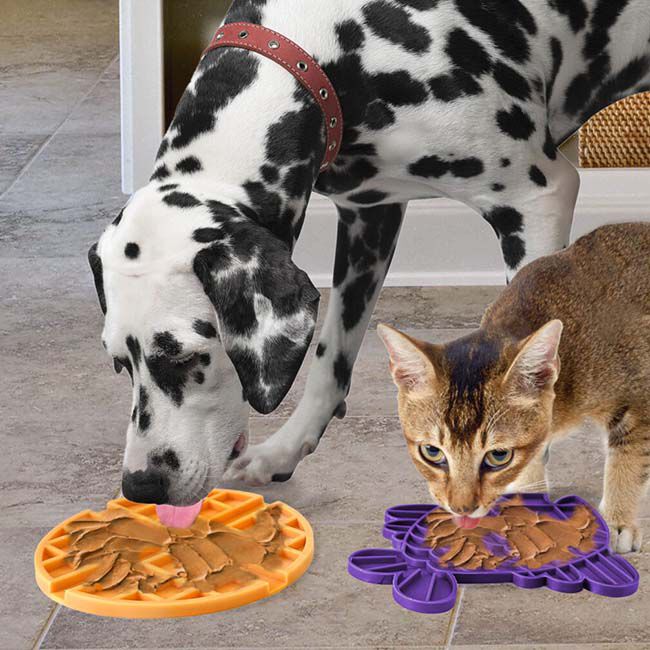 Spot Soothers Calming Lick Mat - Belgian Waffle image number null