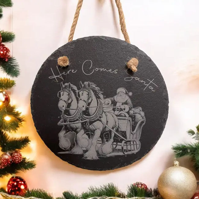 The Krafty Equestrian Slate Wall Hanging - Here Comes Santa image number null