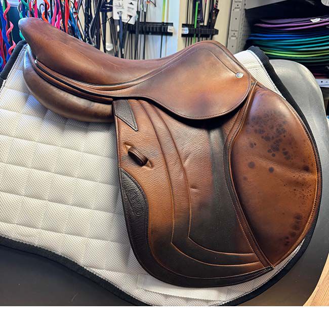 Used CWD SE03 Saddle - 17" image number null