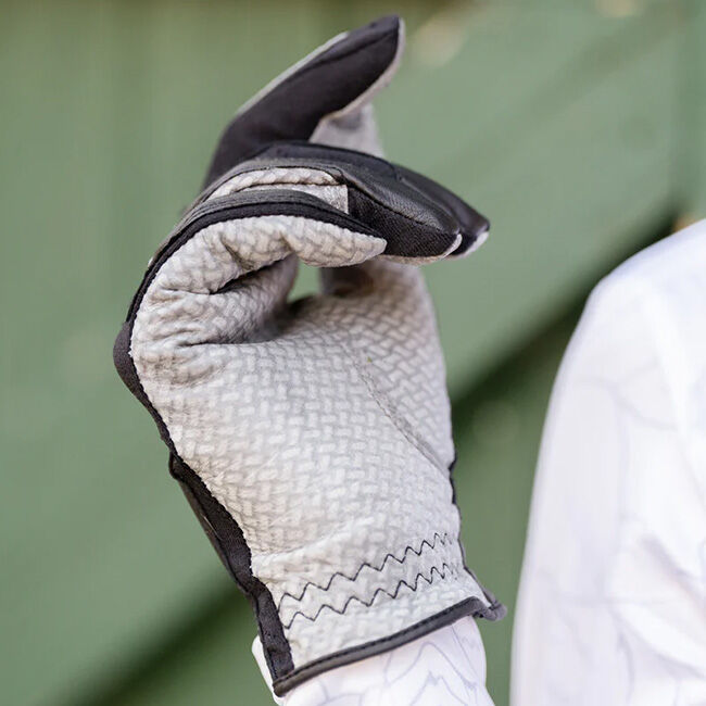 Correct Connect Oil-Tac Coppertech Leather Premium Riding Gloves - Black image number null