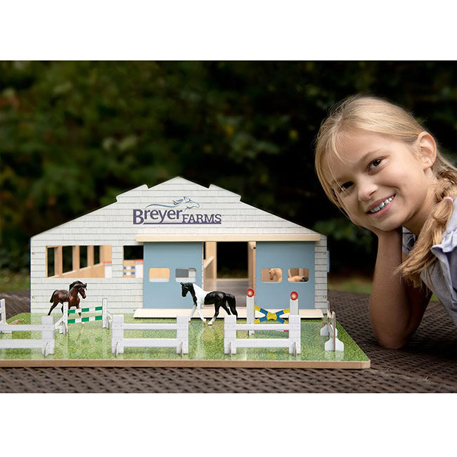 Breyer Deluxe Arena Stable image number null