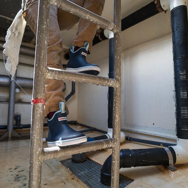 XTRATuf Women's 6" Ankle Deck Boot image number null