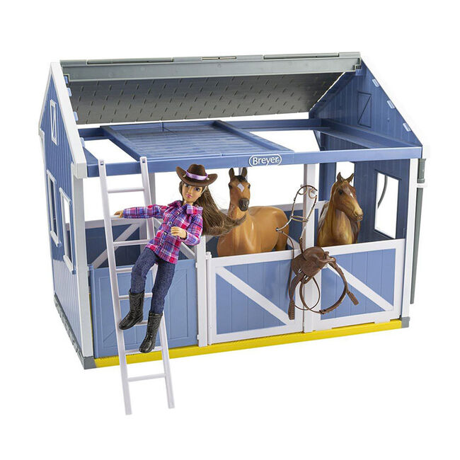 Breyer Deluxe Country Stable With Horse and Wash Stall image number null