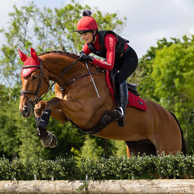 LeMieux Loire Classic Close Contact Pad - Chilli image number null