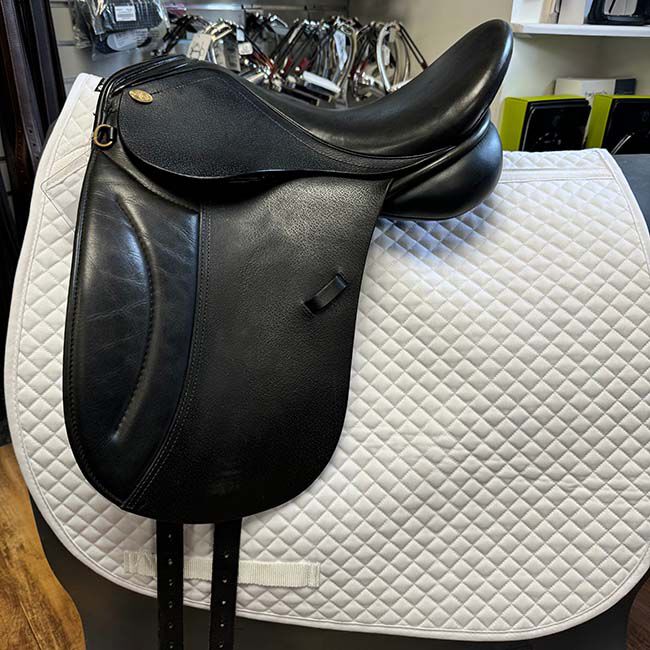 Used Jorge Canaves Vienna Dressage Saddle - 16" image number null