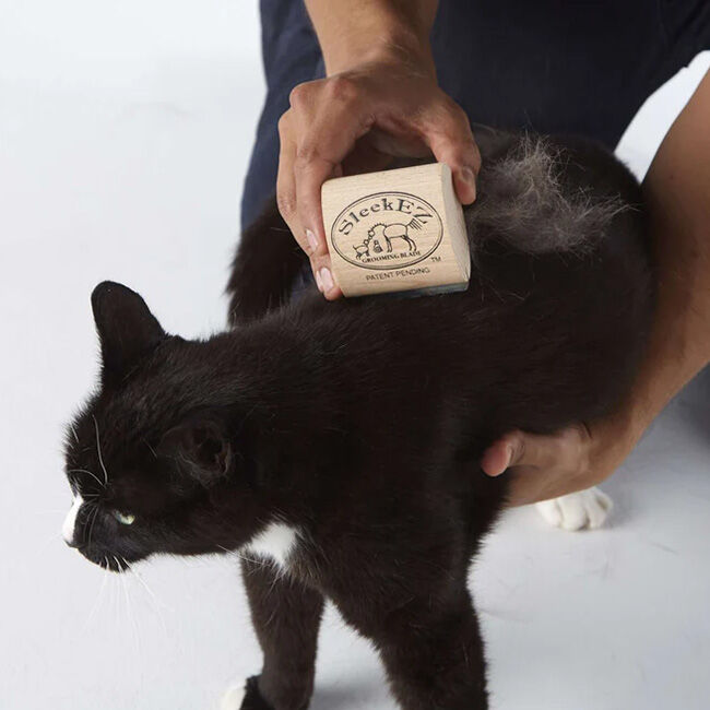 SleekEZ Cat Grooming Tool image number null