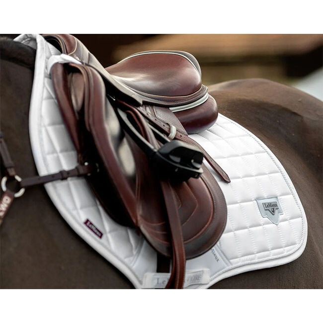 LeMieux Loire Classic Close Contact Pad - White image number null