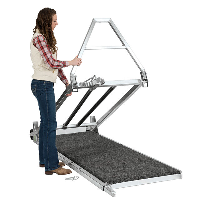 Weaver Livestock 7-1/2' Half Chute image number null