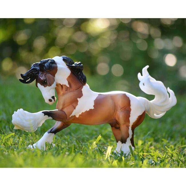 Breyer Gypsy Vanner Traditional Series image number null