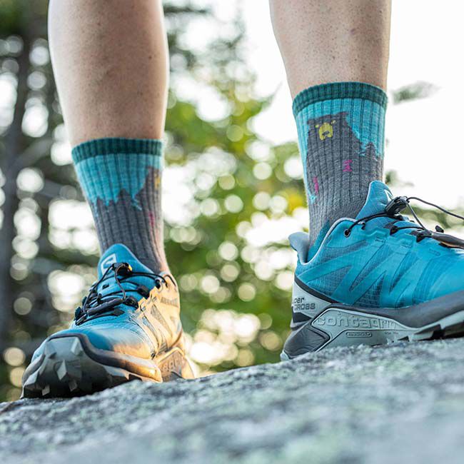 Darn Tough Women's Bear Town Micro Crew Lightweight Hiking Sock - Aqua image number null